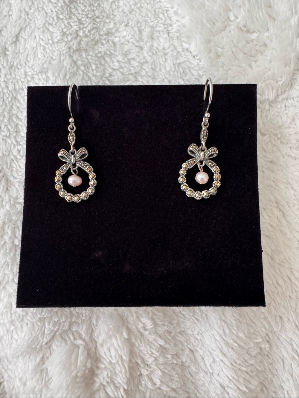 Delicate Silver-Tone Bow & Pearl Drop Earrings - Pink Pearl